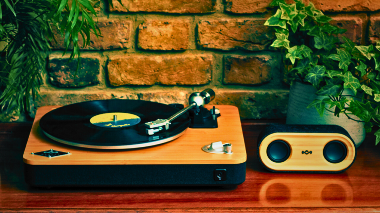 Do Record Players Need Speakers?